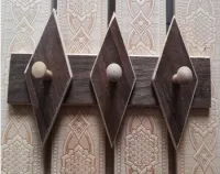 Вешалка ромб 3 крючка 5,7*15,3*30 горячего тиснения венге, ПЭМ вешалка ромб 3 крючка 5,7*15,3*30 горячего тиснения венге, пэм