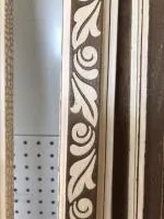 Нащельник плоский липа, горячего тиснения лепесток 26*2700, ПЭМ нащельник плоский липа, горячего тиснения лепесток 26*2700, пэм